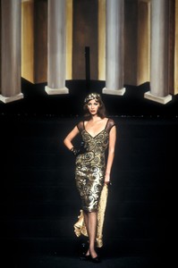 valentino-hc-fw-1992-7.thumb.jpg.becb084e4e3ac43487a7a56d4397b69a.jpg