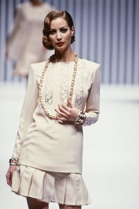 valentino-hc-ss-1992-2.thumb.jpg.777d6ca3467a38abec34847f87c5a10a.jpg