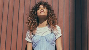 zendaya-photographed-for-the-zendaya-edit-x-boohoo-2018-1.thumb.jpg.9cae7b099b2f0a2b5f66aeea593f05b4.jpg