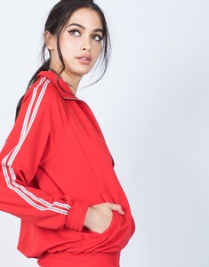 zipped-in-sporty-jacket-red-detail.jpg