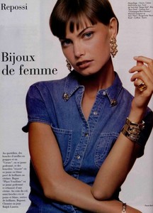 5acfd91500cb4_LOFFICIELFRANCE1994bijouxdefemmepierrebodroy01.thumb.jpg.b6c0dc8b4f5dde52170dd1ba7cb4e818.jpg