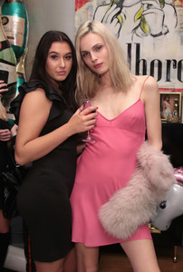 Andreja+Pejic+Paris+Hilton+X+Beautycon+Festival+Aba2ZfEZY1Fx.jpg