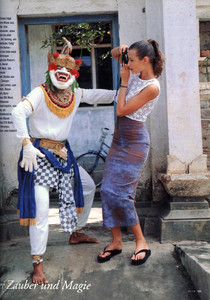 5ae5ea7c9558b_TerezaMaxova-ELLE-Germany-June-1993-Bali-KurtMarkus-05.thumb.jpg.0922bce684934bb81e055faf38bf3562.jpg