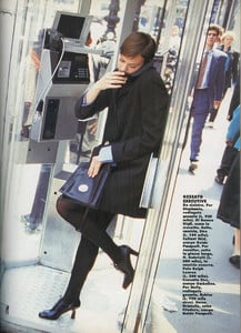 Dana-Douglas-Unknown-ELLE-Italia-September-1994-Buoni-Investimenti-ph.Eddy-Kohli_04.thumb.jpg.ad37d6627d0228d780e2e2ccf74934fe.jpg