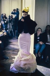 JOHN-GALLIANO-FALL-1994-RTW-03.thumb.jpg.eb4a00a05a5c2031aae5fd4813a1b06f.jpg