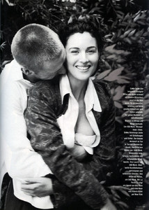 Monica-Bellucci-ELLE-Germany-October-1994-hauSboot-Lothar-Schmid-10.thumb.jpg.35cd28b62fa9b8325a56889b576b9689.jpg