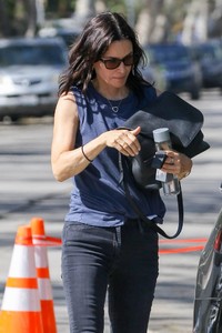 courteney-cox-out-in-beverly-hills-04-10-2018-0.jpg