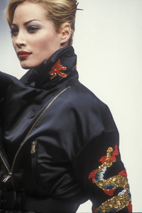 dolce-gabbana-fw-1992-22.thumb.jpg.da051bab1e0f9b68521f3a2cb7d002d7.jpg