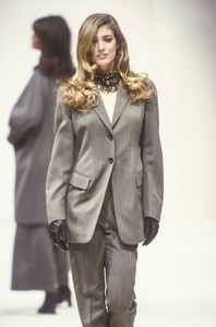 jil-sander-fw-1992-19.thumb.jpg.f2ba3db387cbad97c58ddbb8e79d1a49.jpg