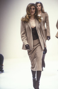 jil-sander-fw-1992-31.thumb.jpg.b744cbdc05402f5b53b941da0ea4c707.jpg