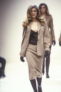 jil-sander-fw-1992-32.thumb.jpg.a37019121d39a3b8606f6ace96312bc0.jpg