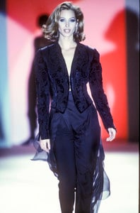 jil-sander-fw-1992-55.thumb.jpg.1fd6809a385d8e616d5b7490cbc78647.jpg