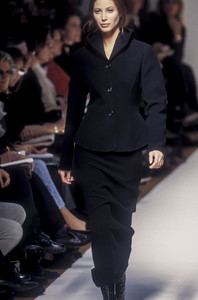 jil-sander-fw-1993-21.thumb.jpg.1ee7e998b5f1ff3f373c544915ce7da3.jpg