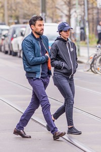 lana-del-rey-shopping-for-her-show-in-berlin-mercedes-benz-arena-germany-04-16-2018-3.jpg