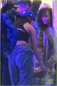 leonardo-dicaprio-camila-morrone-coachella-21.jpg