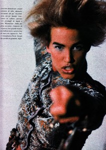 marie_claire_italia_dec_1990_23.thumb.jpg.3527533572953b14b16516d24b5b0d40.jpg