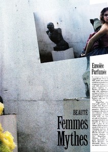 vogue_paris_march_1990_22.thumb.jpg.d8318b21df724935d1417a2d326ea5c7.jpg