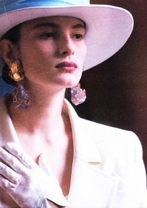 vogue_paris_march_1990_24.thumb.jpg.3857fde8ba94e87da5da07d2df0be857.jpg