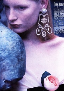 vogue_paris_march_1990_26.thumb.jpg.7bf07758822e0273f5168acc130eb878.jpg