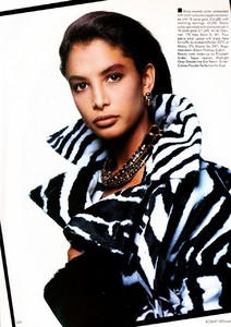 vogue_uk_nov_1988_35.thumb.jpg.85d979be2f8537a6769b5a67089b0fc3.jpg