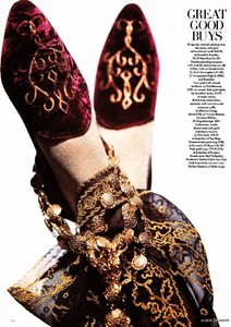 vogue_uk_oct_1989_71.thumb.jpg.81630dc40c1d785d04ceb295178648ab.jpg