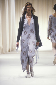 1191199809_AlbertaFerretti1994WomenRTW1.thumb.jpg.600a6e70dd1602e8f66e7122437b1f9a.jpg