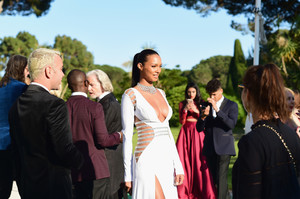 5afff9b3044bf_LaisRibeiroAmfARGalaCannes2018CocktailsgH3suTV82dmx.thumb.jpg.d6c3738f63f22932f323fd77e211a30f.jpg