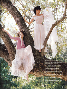 Avalon-Hodges-ELLE-Italia-March-1996-ACourLeggero-phPascalChevallier-stMilvaGigli-hrLouiseMoonfprArt-oloristCollection-mkPatrickdeFontbruneforCelestine-02.thumb.jpg.79b83c12c89cc8e74ac8a61f15beb06e.jpg