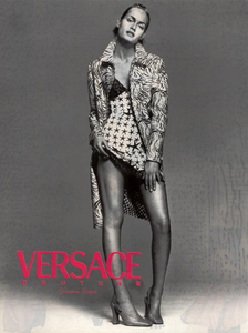 Avedon_Versace_Spring_Summer_1996.thumb.png.518593bffe96796c4eee9aa8152cc1ac.png