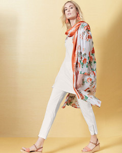 Masai-Narelle-Floral-Print-Button-Front-Tunic.thumb.jpg.bce85329667818f91ef35511117f6c31.jpg