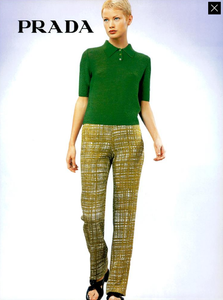 Sims_Prada_Spring_Summer_1996_05.thumb.png.cc764622a3e816ba05a3502d6b362383.png