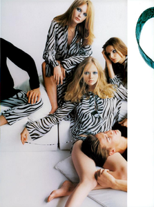 Testino_Gucci_Spring_Summer_1996_02.thumb.png.031b86a1f0b5ac41dc1cc9a33479ec96.png