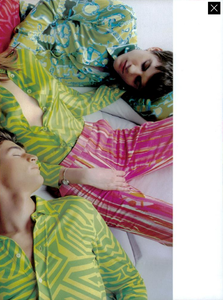 Testino_Gucci_Spring_Summer_1996_05.thumb.png.ceb87b4a24db5ec0aed91ae012b006f9.png