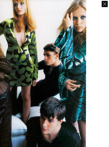 Testino_Gucci_Spring_Summer_1996_07.thumb.png.b0a087bfc08c01feaf7792116cfcca39.png