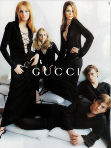 Testino_Gucci_Spring_Summer_1996_08.thumb.png.f774e52388816dd4650810f085ed360e.png