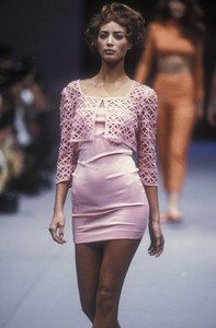 alberta-ferretti-ss-1991-8.thumb.jpg.524c2593240bc473e45350aa929a9861.jpg