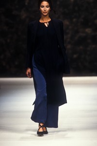 cerrutti-ss-1994-3.thumb.jpg.400db0b34e02c5fdaf96ae6a382b11e4.jpg