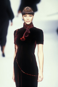 christian-dior-fw-1994-2.thumb.jpg.4f724b885449873c352457ca24641b6b.jpg