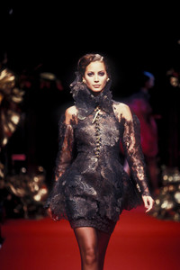 christian-dior-hc-fw-1994-10.thumb.jpg.7580654647e8d01f152c9730570e4969.jpg