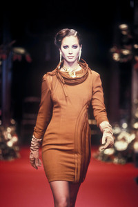 christian-dior-hc-fw-1994-5.thumb.jpg.1a6f46c12eea62073ad325c1fbc41db0.jpg