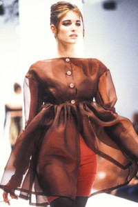 dolce-gabbana-ss-1991-1.thumb.jpg.300f2b1bef188aedccdb3514636ce25c.jpg