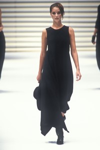 gianfranco-ferre-ss-1994-2_1.thumb.jpg.c2c6a6c34125d416684d2e2059d2b511.jpg