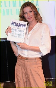 gisele-bundchen-climate-change-book-brazil-02.jpg