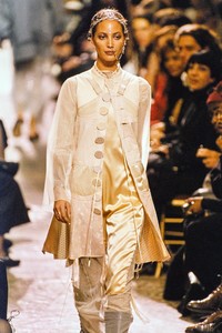 jean-paul-gaultier-ss-1994-10.thumb.jpg.a877d082c3eb2b46ab12611247563513.jpg