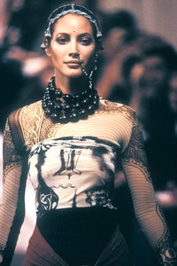 jean-paul-gaultier-ss-1994-2.thumb.jpg.954e7339abcfec5832db4a204984b1fc.jpg