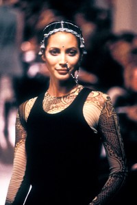 jean-paul-gaultier-ss-1994-4.thumb.jpg.c832c08a5cb41fe5e3b93dfe89f508c4.jpg