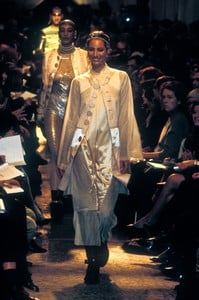 jean-paul-gaultier-ss-1994-5.thumb.jpg.73519bc2511b039b18355363308a1d4d.jpg