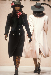 krizia-fw-1992-2.thumb.jpg.6fadfcfe8ac2d56839ec95eb0c138dfb.jpg