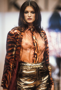 krizia-fw-1992-31.thumb.jpg.3100fc7831f948f4c8f651c1da39b666.jpg