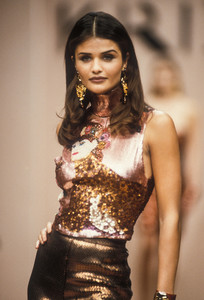 krizia-fw-1992-35.thumb.jpg.e3eaba0c94c8358678b2ba3b4e9e051e.jpg